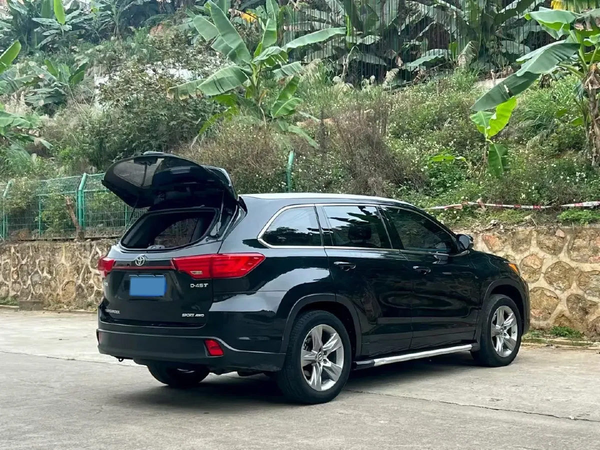 2021 Toyota Highlander 2.0T 220HP L4 6AT,autocango,china used car exporter,china ev exporter,chinese used car exporter,chinese used ev exporter