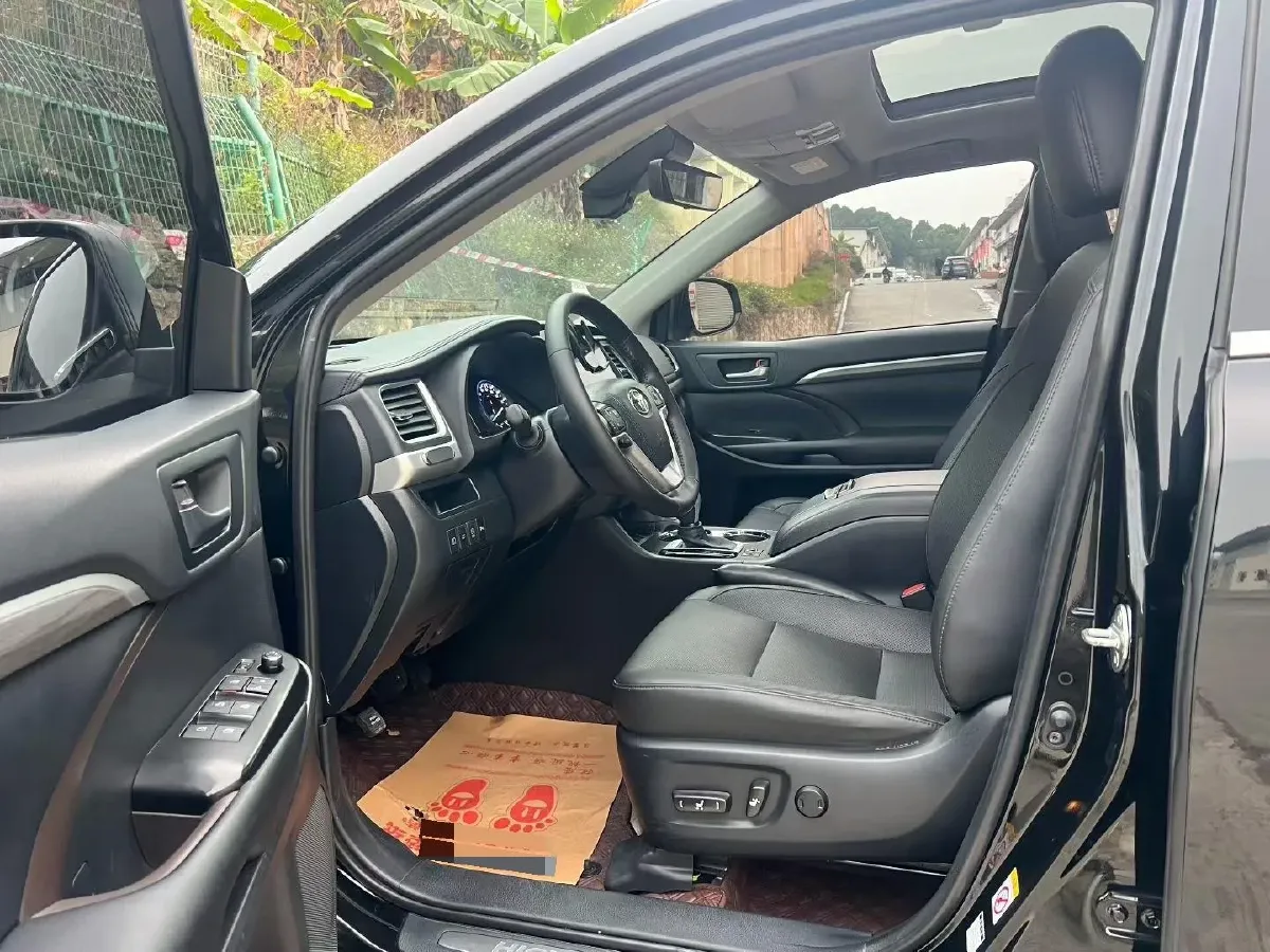 2021 Toyota Highlander 2.0T 220HP L4 6AT,autocango,china used car exporter,china ev exporter,chinese used car exporter,chinese used ev exporter