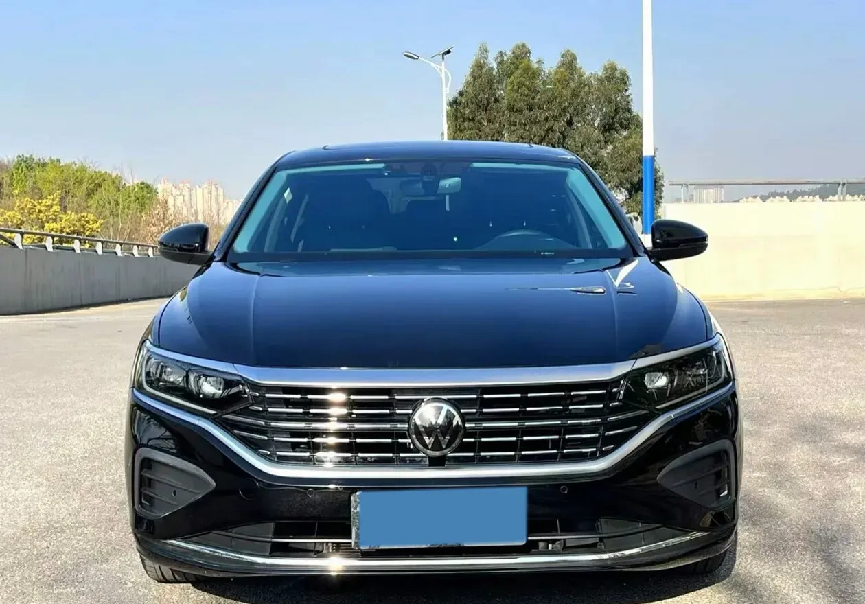 2024 Volkswagen Passat 2.0T 220HP L4 7DCT,autocango,china used car exporter,china ev exporter,chinese used car exporter,chinese used ev exporter