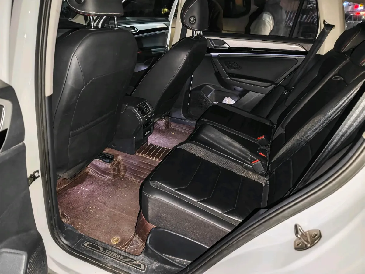 2019 Jeep Cherokee 2.0T 234HP L4 9AT,autocango,china used car exporter,china ev exporter,chinese used car exporter,chinese used ev exporter