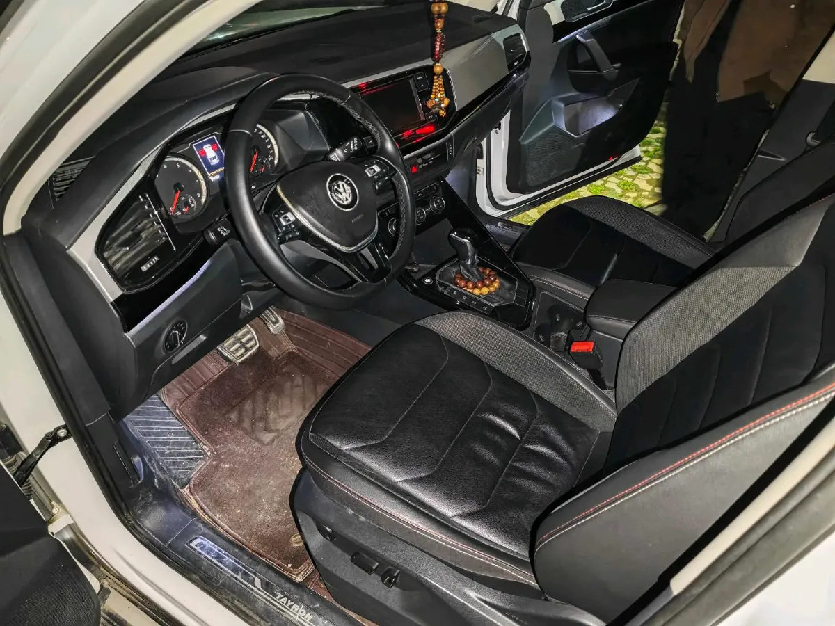 2019 Jeep Cherokee 2.0T 234HP L4 9AT,autocango,china used car exporter,china ev exporter,chinese used car exporter,chinese used ev exporter