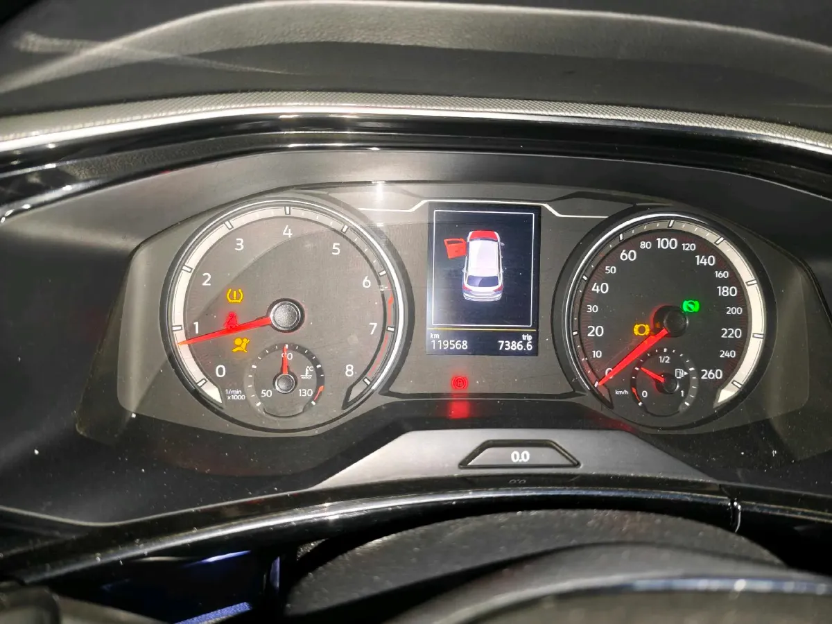 2019 Jeep Cherokee 2.0T 234HP L4 9AT,autocango,china used car exporter,china ev exporter,chinese used car exporter,chinese used ev exporter