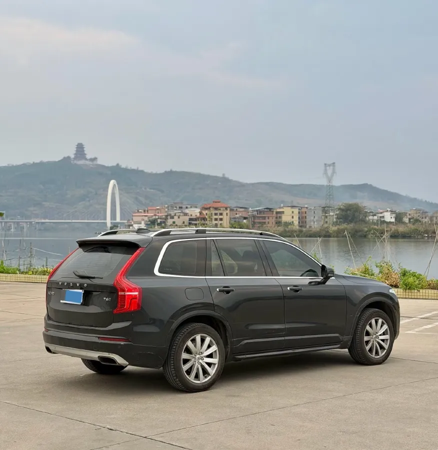 2018 Volvo XC90 2.0T 320HP L4 8AT,autocango,china used car exporter,china ev exporter,chinese used car exporter,chinese used ev exporter