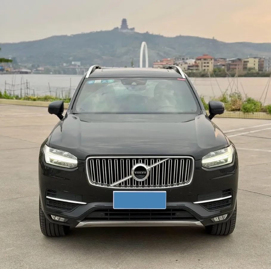 2018 Volvo XC90 2.0T 320HP L4 8AT,autocango,china used car exporter,china ev exporter,chinese used car exporter,chinese used ev exporter