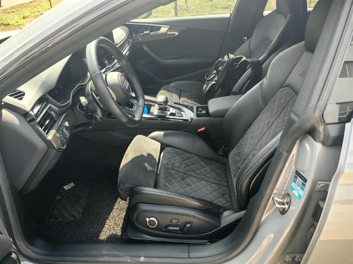 2020 Audi RS 5 2.9T 450HP V6 8AT,autocango,china used car exporter,china ev exporter,chinese used car exporter,chinese used ev exporter