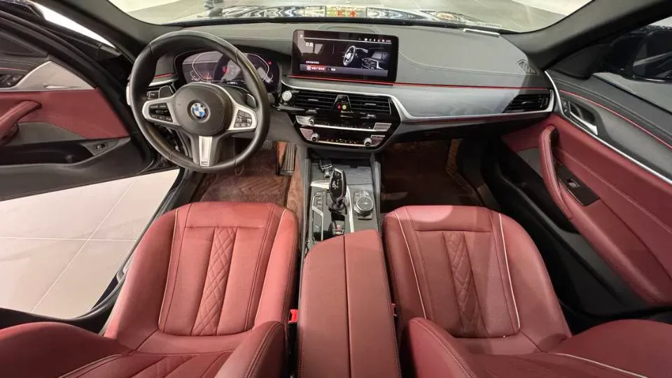 2022 BMW 5 Series 2.0T 252HP L4 8AT,autocango,china used car exporter,china ev exporter,chinese used car exporter,chinese used ev exporter