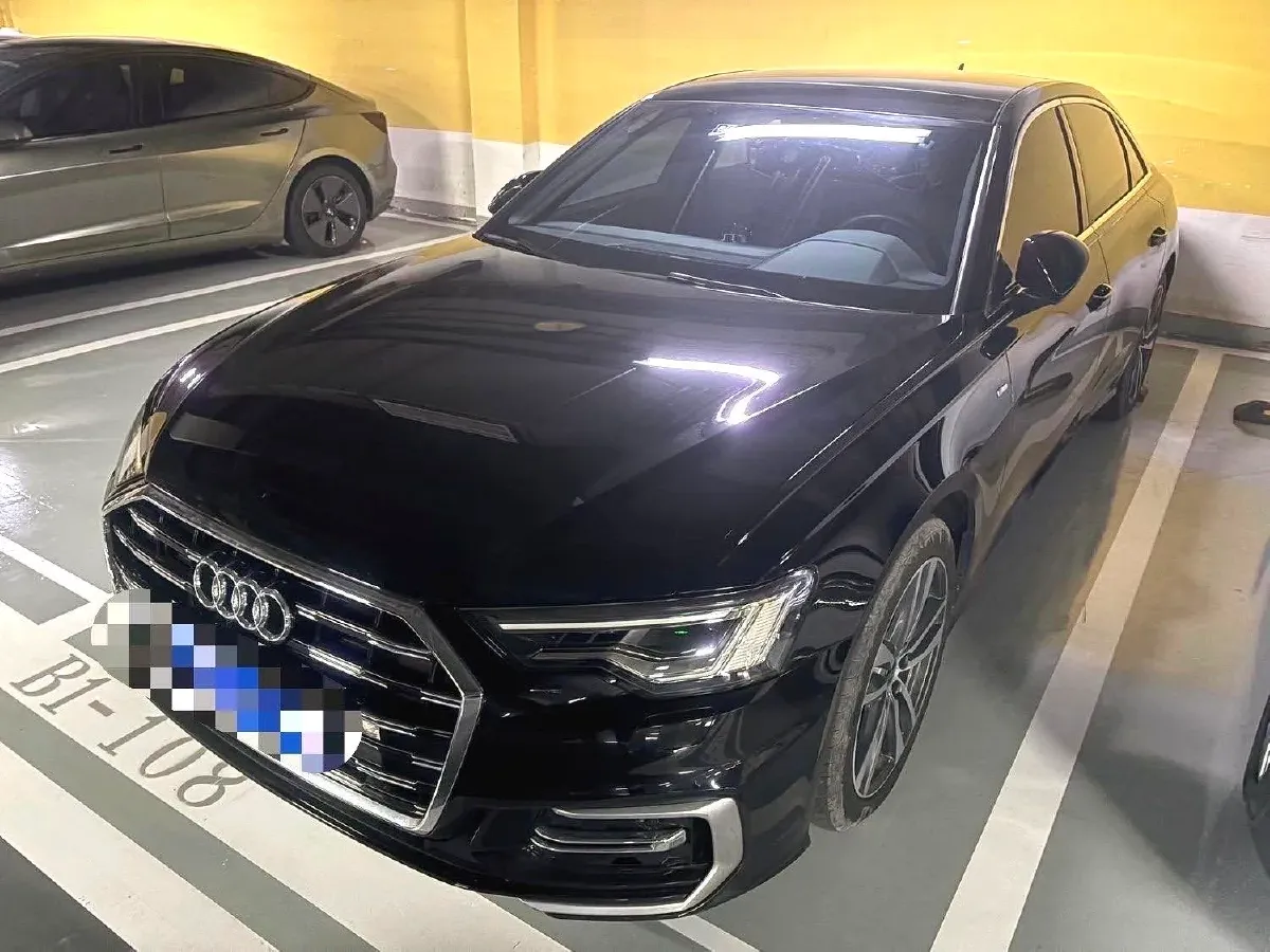 2023 Audi A6L 2.0T 245HP L4 7DCT,autocango,china used car exporter,china ev exporter,chinese used car exporter,chinese used ev exporter