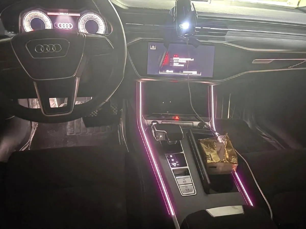 2023 Audi A6L 2.0T 245HP L4 7DCT,autocango,china used car exporter,china ev exporter,chinese used car exporter,chinese used ev exporter