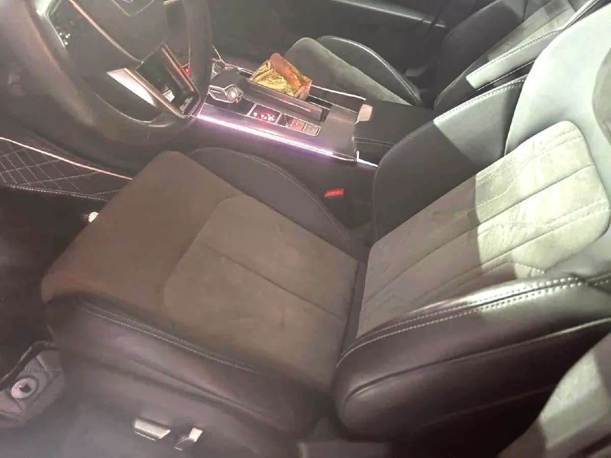 2023 Audi A6L 2.0T 245HP L4 7DCT,autocango,china used car exporter,china ev exporter,chinese used car exporter,chinese used ev exporter