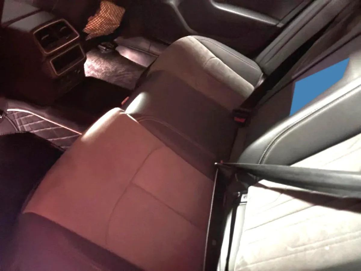 2023 Audi A6L 2.0T 245HP L4 7DCT,autocango,china used car exporter,china ev exporter,chinese used car exporter,chinese used ev exporter