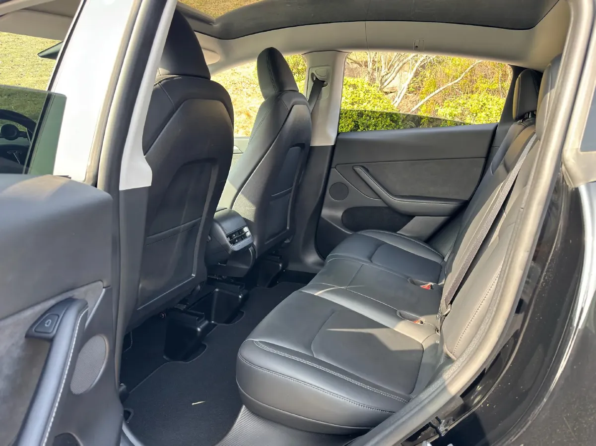 2022 Tesla Model Y BEV 60KWH,autocango,china used car exporter,china ev exporter,chinese used car exporter,chinese used ev exporter