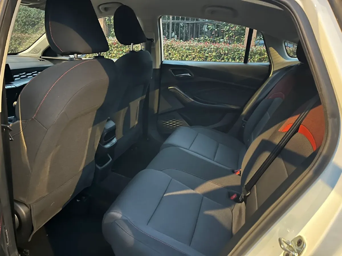 2023 MG 5 1.5L 129HP L4 5MT,autocango,china used car exporter,china ev exporter,chinese used car exporter,chinese used ev exporter