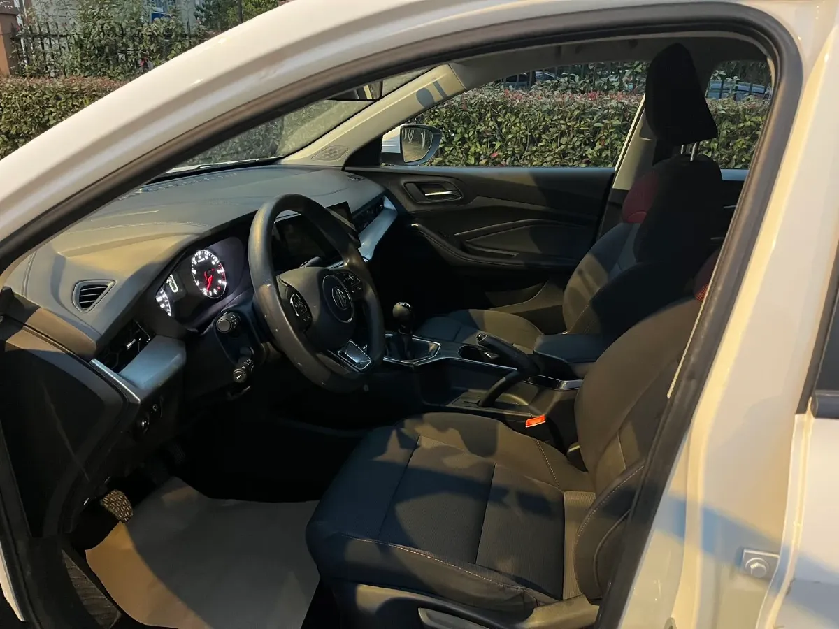 2023 MG 5 1.5L 129HP L4 5MT,autocango,china used car exporter,china ev exporter,chinese used car exporter,chinese used ev exporter