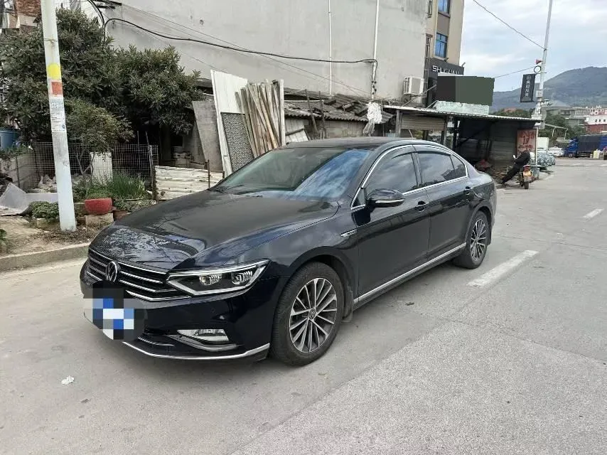 2020 Volkswagen Magotan 2.0T 186HP L4 7DCT,autocango,china used car exporter,china ev exporter,chinese used car exporter,chinese used ev exporter