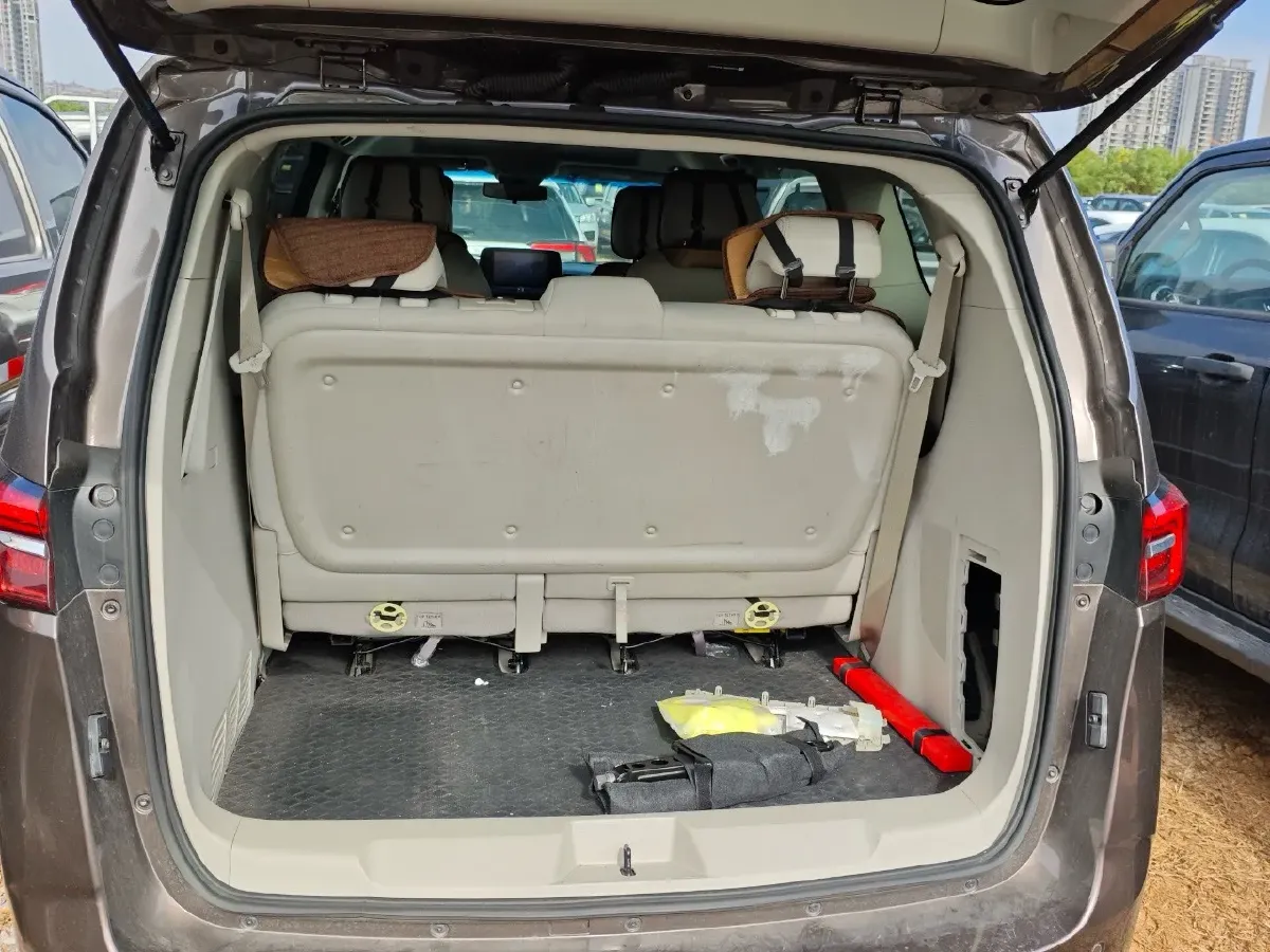 2022 Buick GL8 2.0T 237HP L4 9AT,autocango,china used car exporter,china ev exporter,chinese used car exporter,chinese used ev exporter