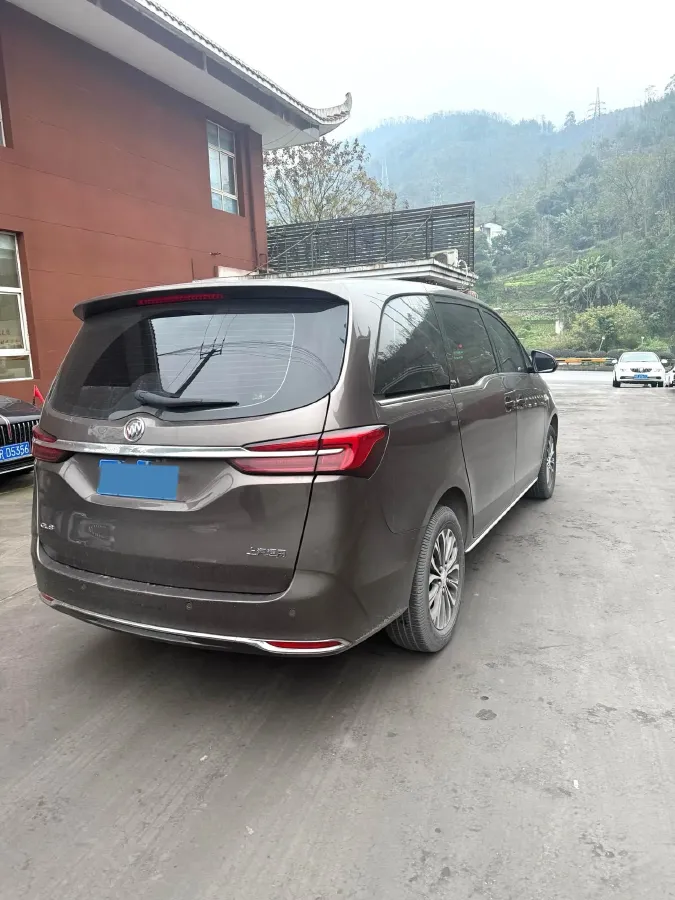 2022 Buick GL8 2.0T 237HP L4 9AT,autocango,china used car exporter,china ev exporter,chinese used car exporter,chinese used ev exporter