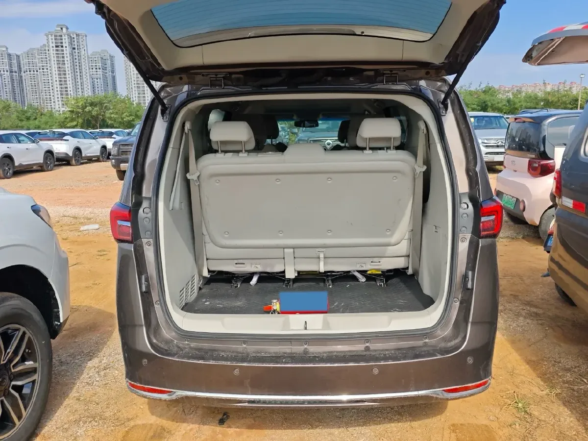 2022 Buick GL8 2.0T 237HP L4 9AT,autocango,china used car exporter,china ev exporter,chinese used car exporter,chinese used ev exporter