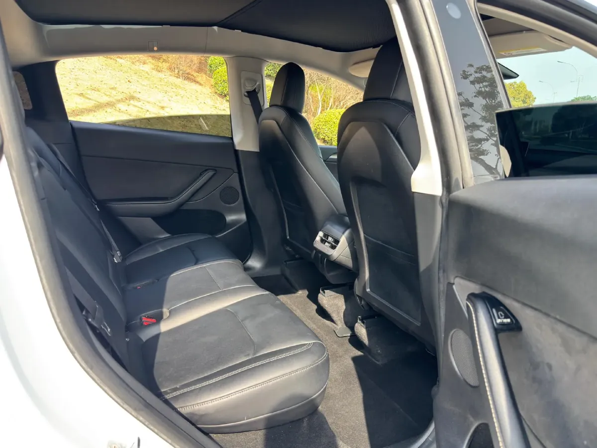 2022 Tesla Model Y BEV 60KWH,autocango,china used car exporter,china ev exporter,chinese used car exporter,chinese used ev exporter