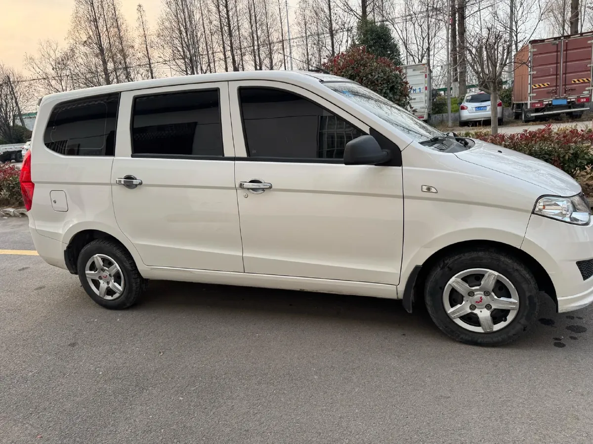 2018 WuLing HongGuang 1.5L 105HP L4 5MT,autocango,china used car exporter,china ev exporter,chinese used car exporter,chinese used ev exporter