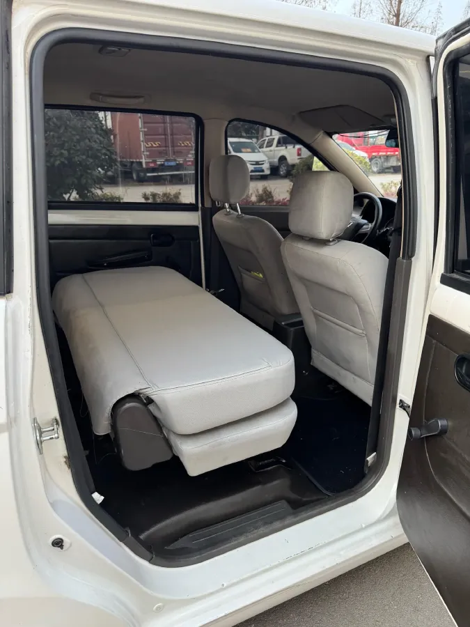 2018 WuLing HongGuang 1.5L 105HP L4 5MT,autocango,china used car exporter,china ev exporter,chinese used car exporter,chinese used ev exporter