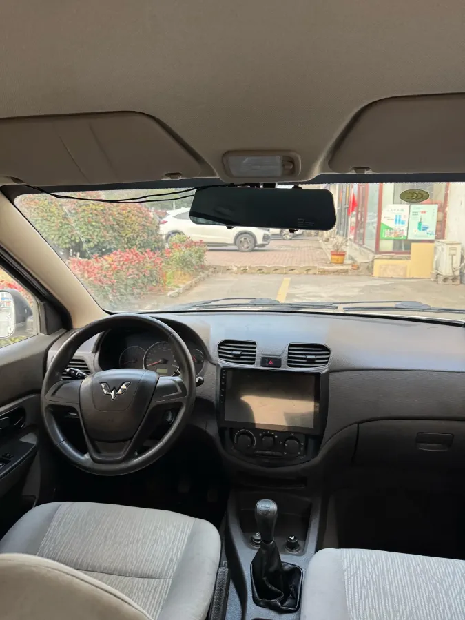 2018 WuLing HongGuang 1.5L 105HP L4 5MT,autocango,china used car exporter,china ev exporter,chinese used car exporter,chinese used ev exporter