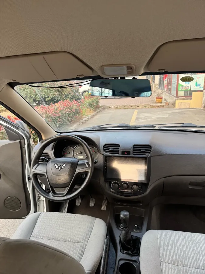 2018 WuLing HongGuang 1.5L 105HP L4 5MT,autocango,china used car exporter,china ev exporter,chinese used car exporter,chinese used ev exporter