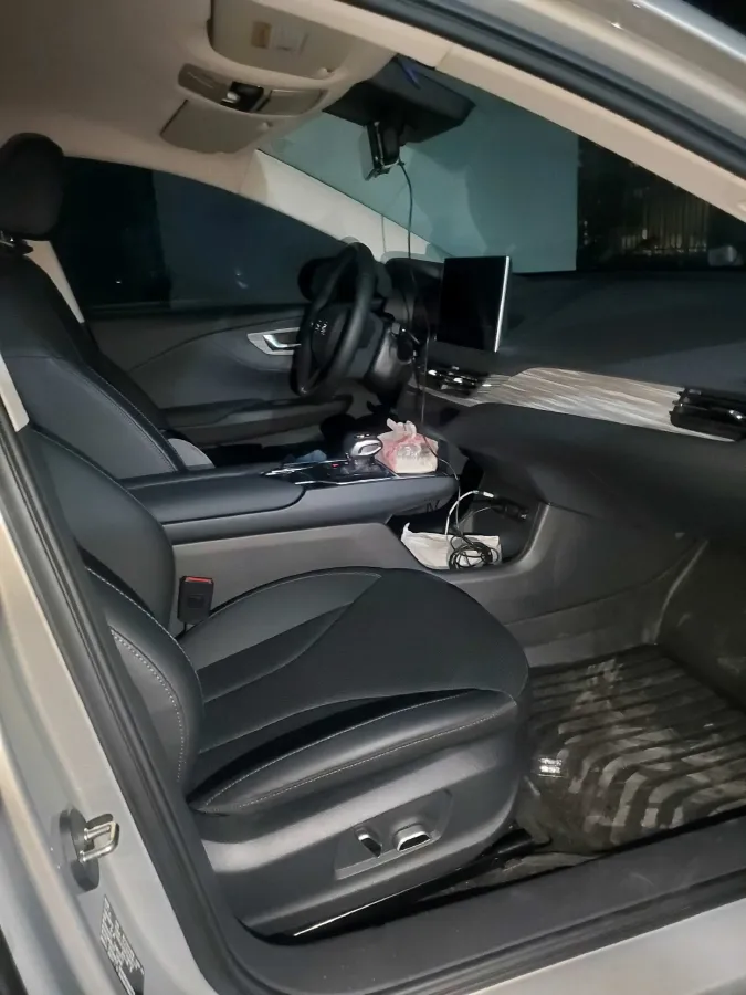 2023 HongQi E-QM5 BEV 82KWH,autocango,china used car exporter,china ev exporter,chinese used car exporter,chinese used ev exporter