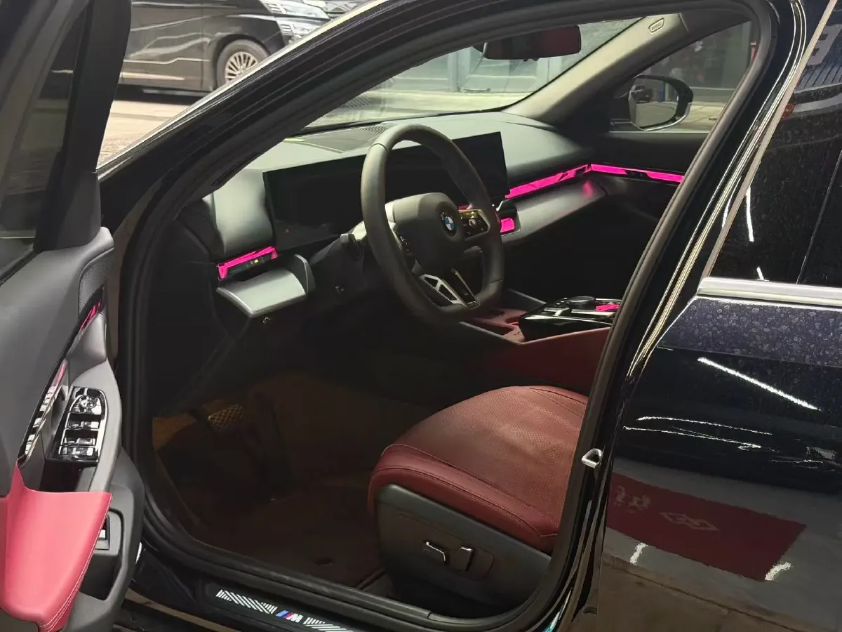 2024 BMW 5 Series 2.0T 190HP L4 8AT,autocango,china used car exporter,china ev exporter,chinese used car exporter,chinese used ev exporter