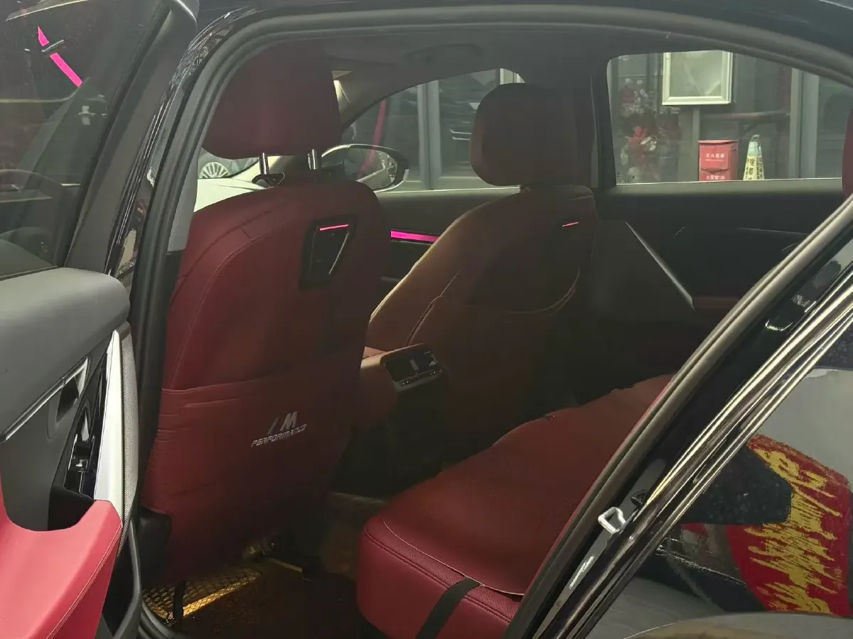 2024 BMW 5 Series 2.0T 190HP L4 8AT,autocango,china used car exporter,china ev exporter,chinese used car exporter,chinese used ev exporter