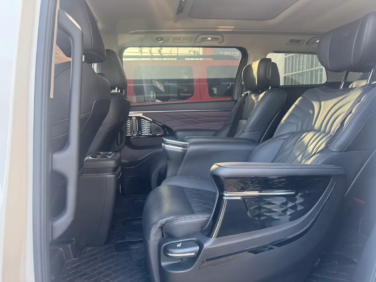 2024 GAC Trumpchi M8 2.0T 252HP L4 8AT,autocango,china used car exporter,china ev exporter,chinese used car exporter,chinese used ev exporter