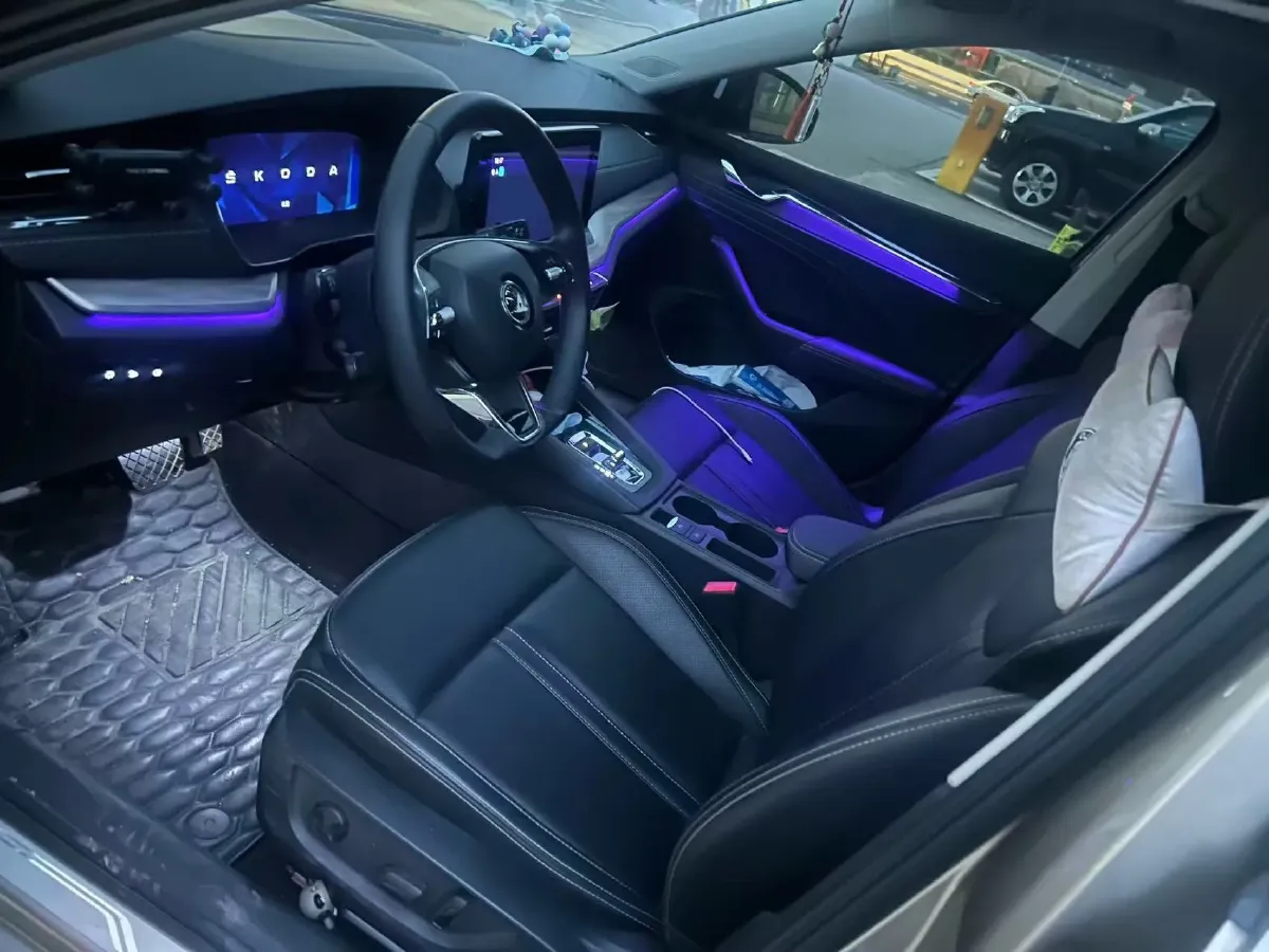 2021 Skoda Octavia 1.4T 150HP L4 7DCT,autocango,china used car exporter,china ev exporter,chinese used car exporter,chinese used ev exporter