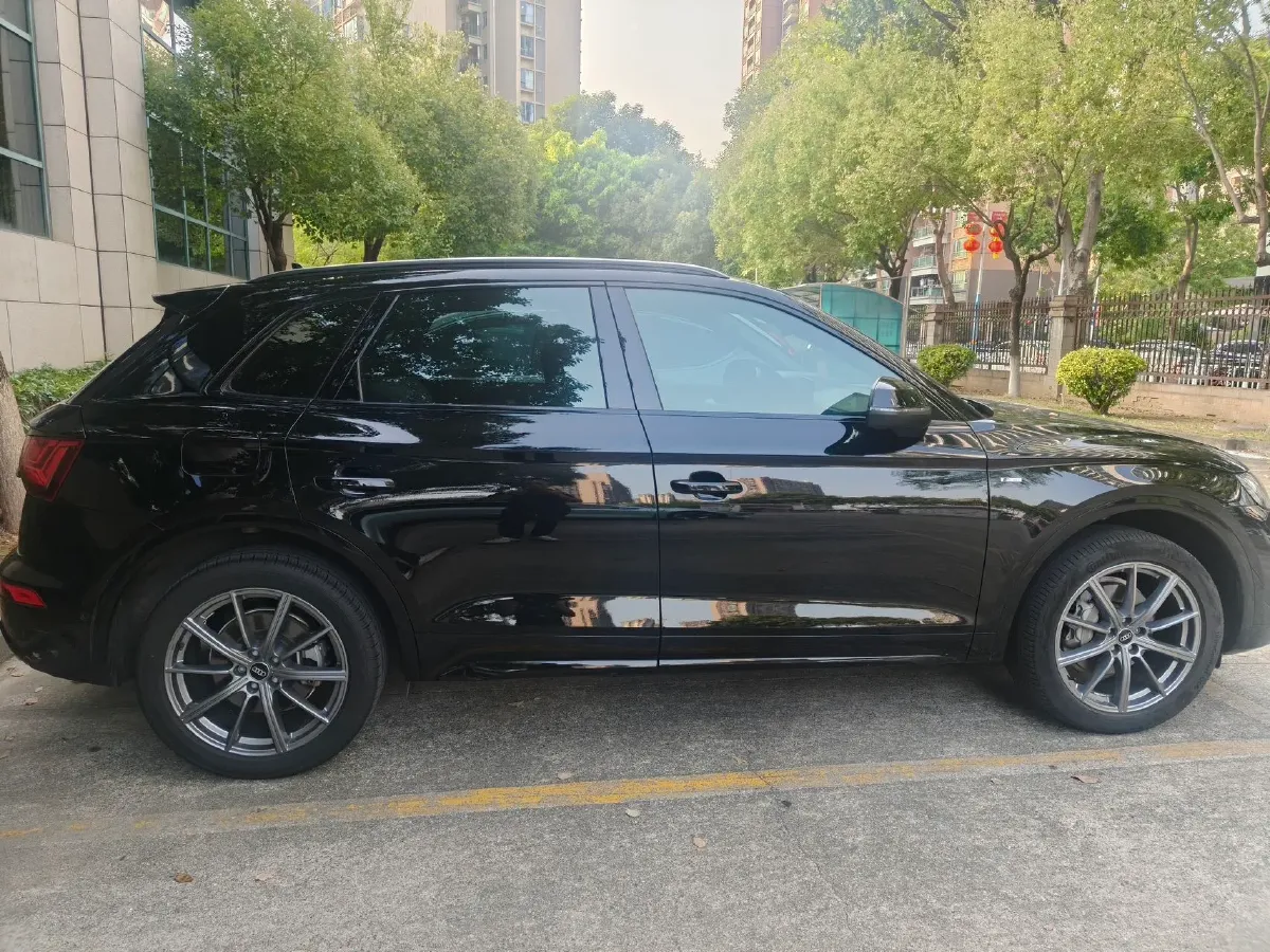 2022 Audi Q5L 2.0T 252HP L4 7DCT,autocango,china used car exporter,china ev exporter,chinese used car exporter,chinese used ev exporter