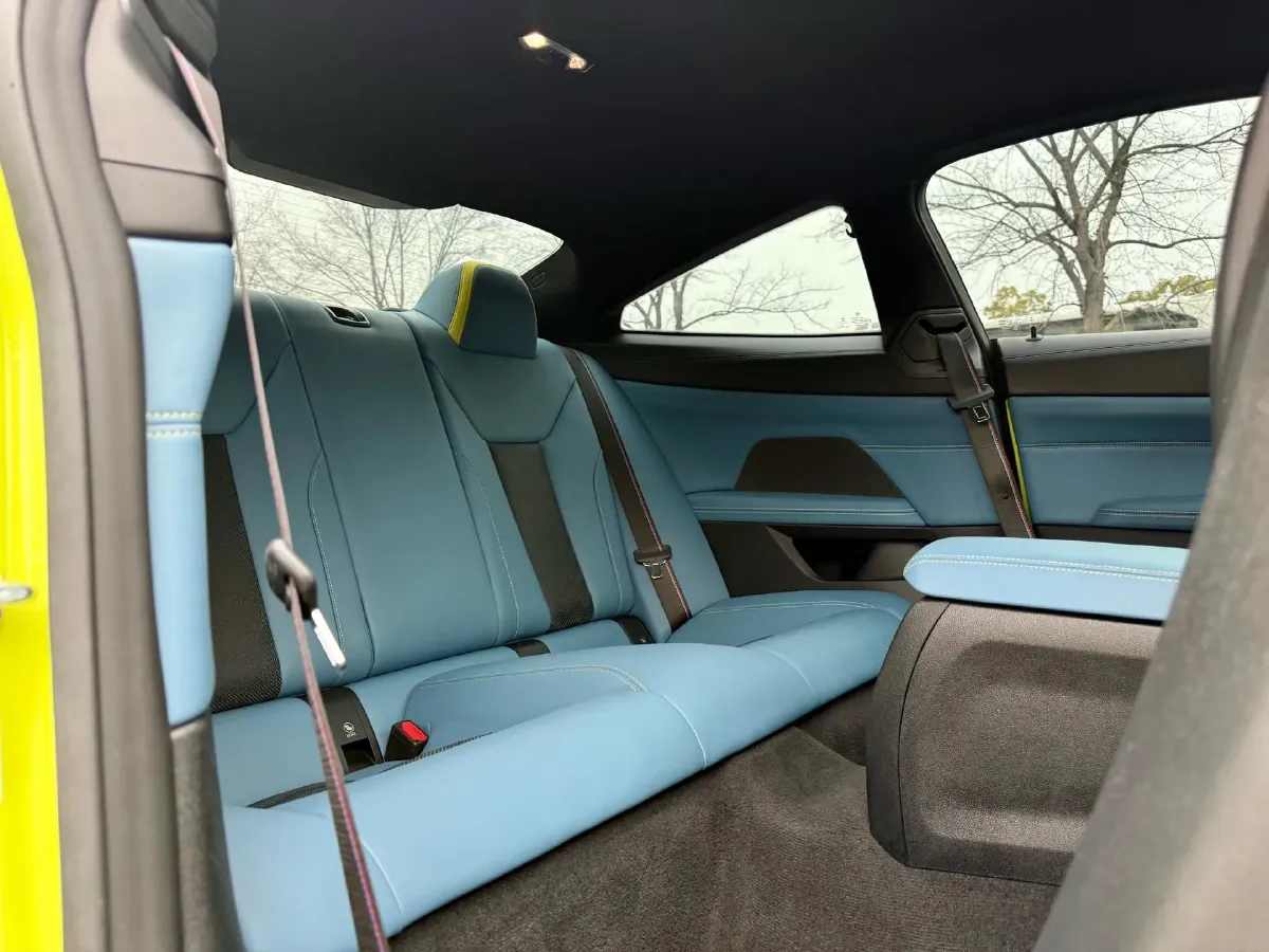 2021 BMW M4 3.0T 510HP L6 8AT,autocango,china used car exporter,china ev exporter,chinese used car exporter,chinese used ev exporter