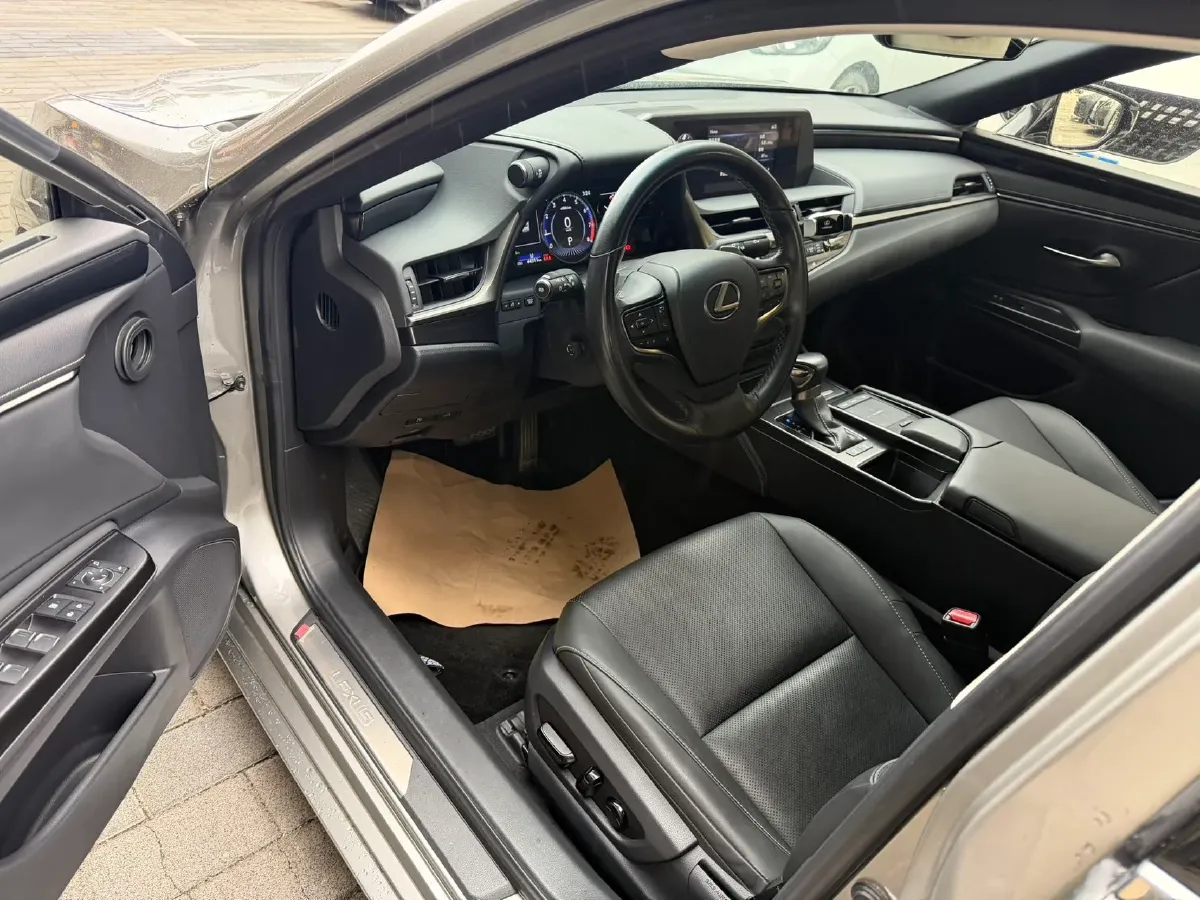 2020 Lexus ES 2.0L 173HP L4 CVT,autocango,china used car exporter,china ev exporter,chinese used car exporter,chinese used ev exporter