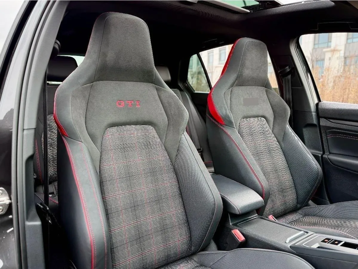 2023 Volkswagen GolfGTI 2.0T 220HP L4 7DCT,autocango,china used car exporter,china ev exporter,chinese used car exporter,chinese used ev exporter