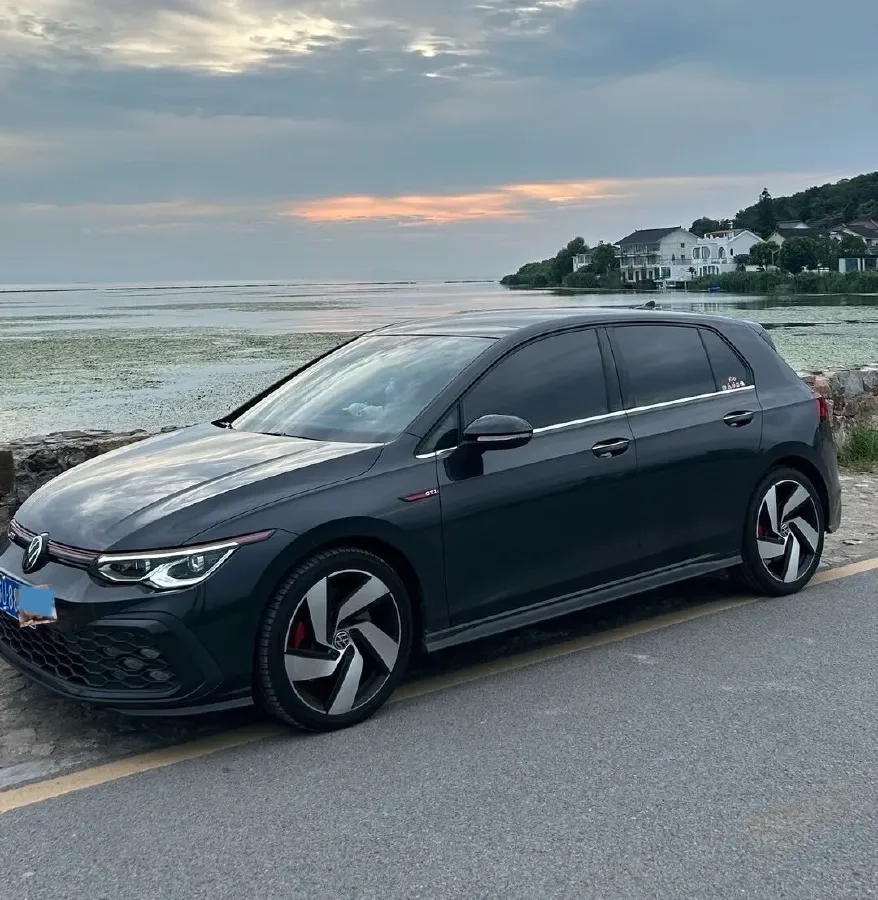 2023 Volkswagen GolfGTI 2.0T 220HP L4 7DCT,autocango,china used car exporter,china ev exporter,chinese used car exporter,chinese used ev exporter