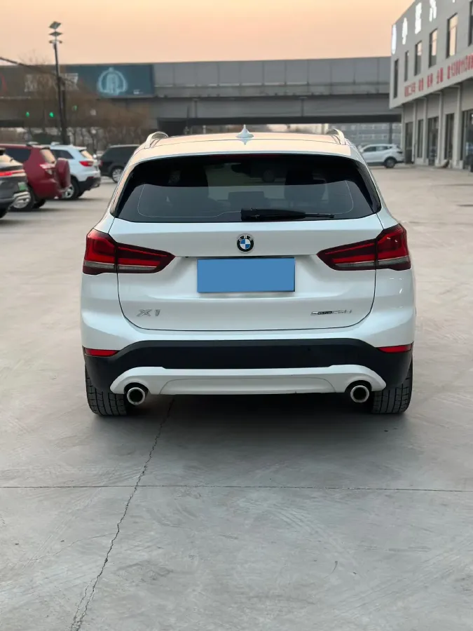 2022 BMW X1 2.0T 192HP L4 7DCT,autocango,china used car exporter,china ev exporter,chinese used car exporter,chinese used ev exporter