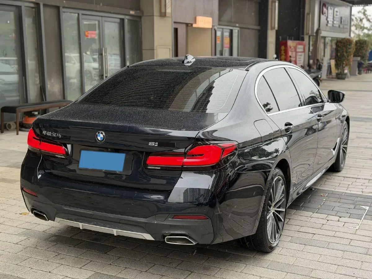 2023 BMW 5 Series 2.0T 245HP L4 8AT,autocango,china used car exporter,china ev exporter,chinese used car exporter,chinese used ev exporter