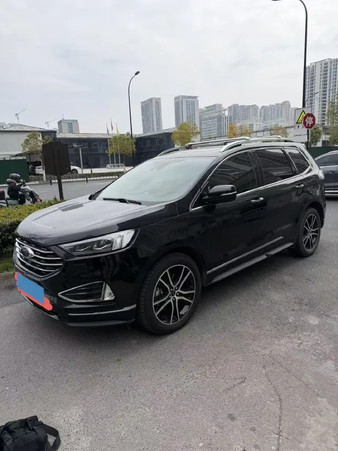 2020 Ford Edge 2.0T 245HP L4 8AT,autocango,china used car exporter,china ev exporter,chinese used car exporter,chinese used ev exporter