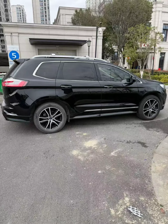 2020 Ford Edge 2.0T 245HP L4 8AT,autocango,china used car exporter,china ev exporter,chinese used car exporter,chinese used ev exporter