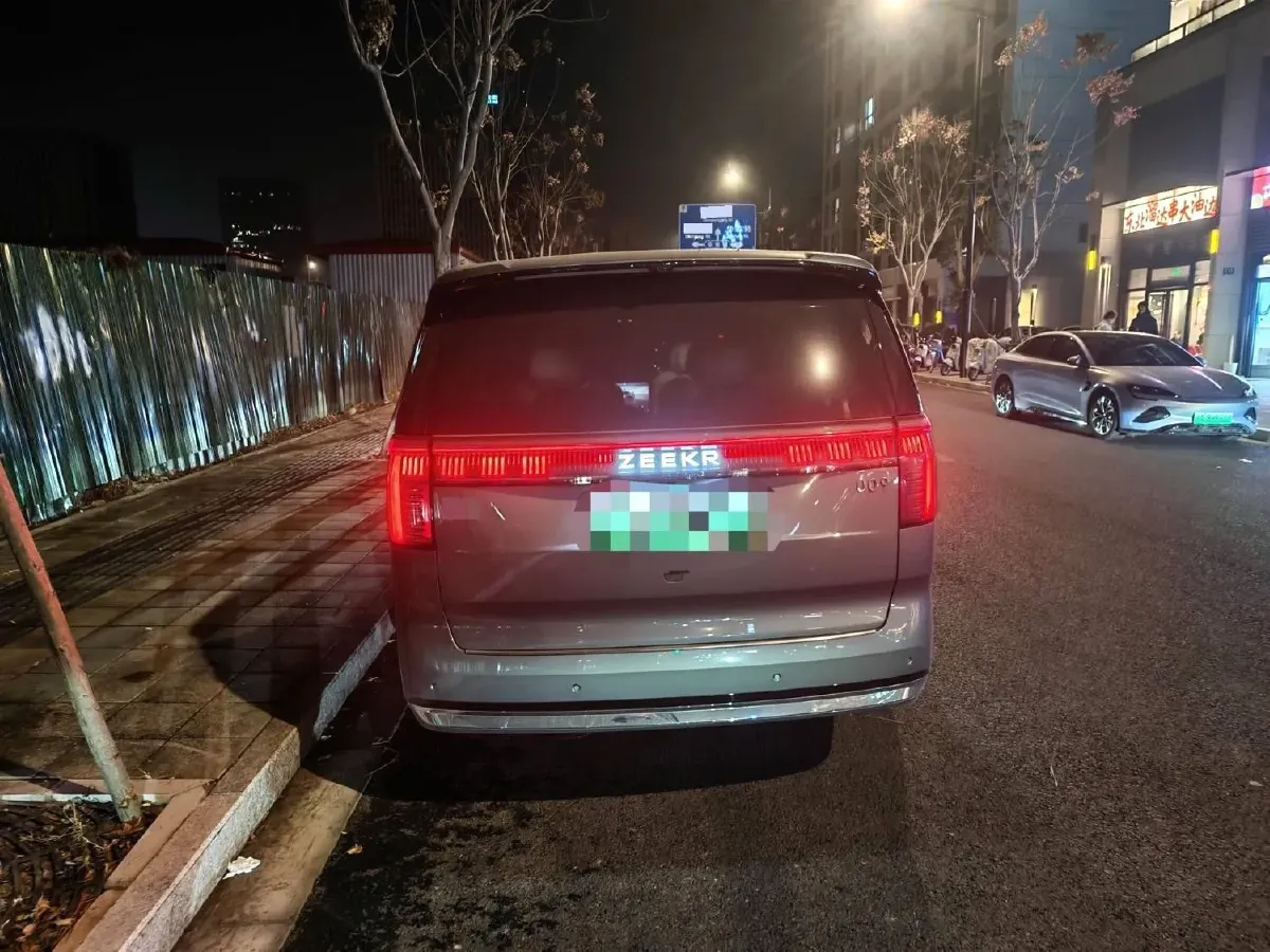 2024 Zeekr 009 BEV 108KWH,autocango,china used car exporter,china ev exporter,chinese used car exporter,chinese used ev exporter