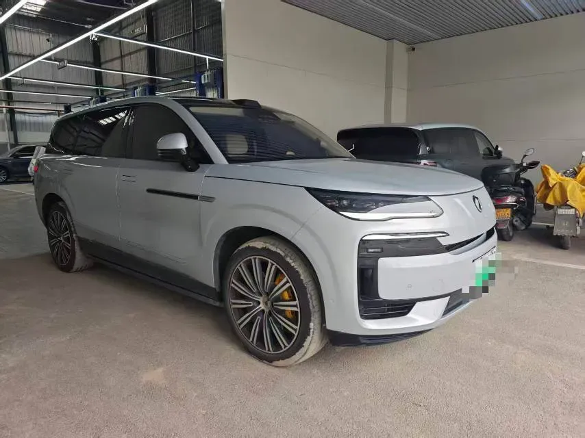 2025 Denza DenzaN9 2.0T 207HP L4 E-CVT PHEV,autocango,china used car exporter,china ev exporter,chinese used car exporter,chinese used ev exporter