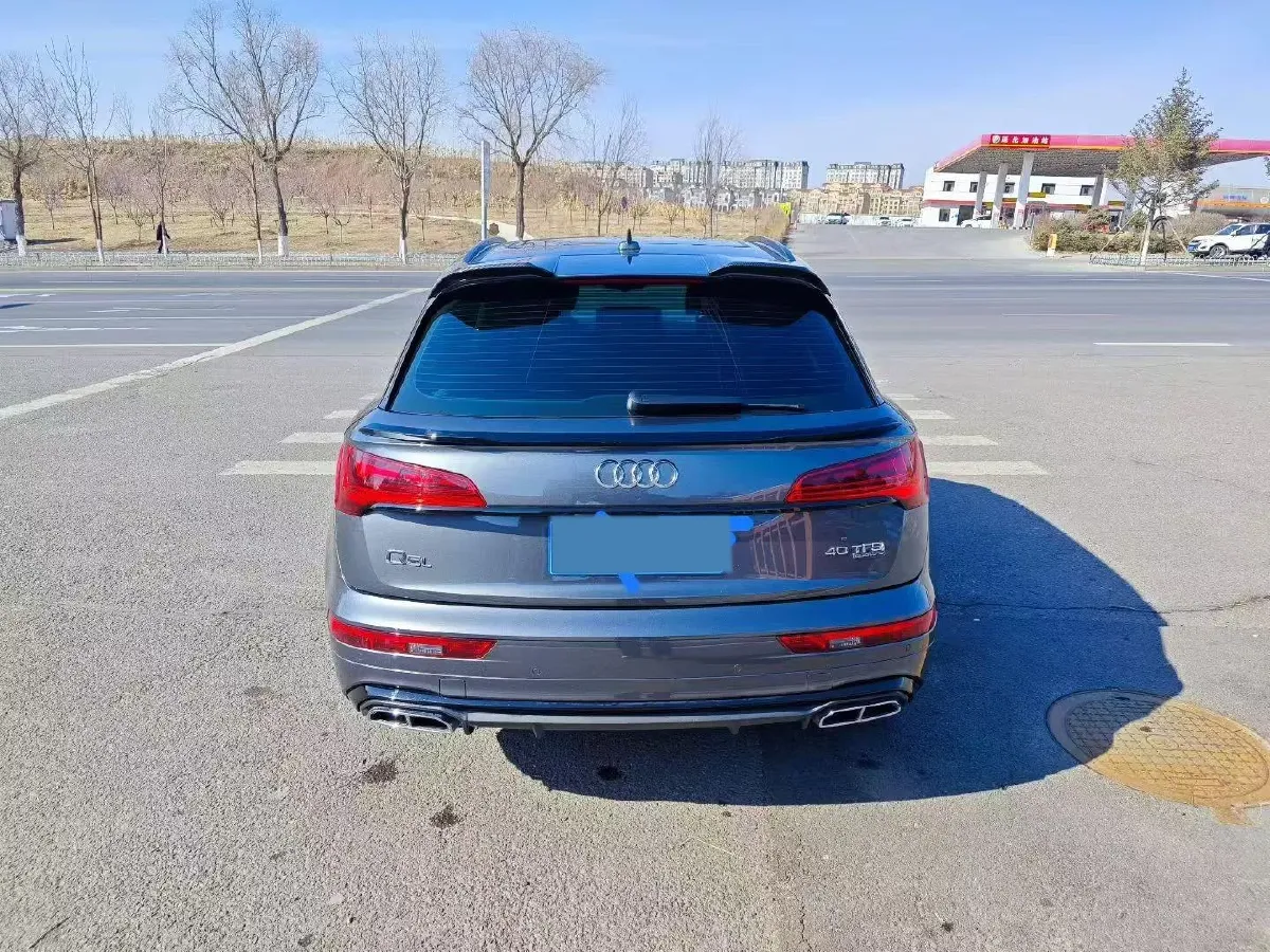 2022 Audi Q5L 2.0T 190HP L4 7DCT,autocango,china used car exporter,china ev exporter,chinese used car exporter,chinese used ev exporter