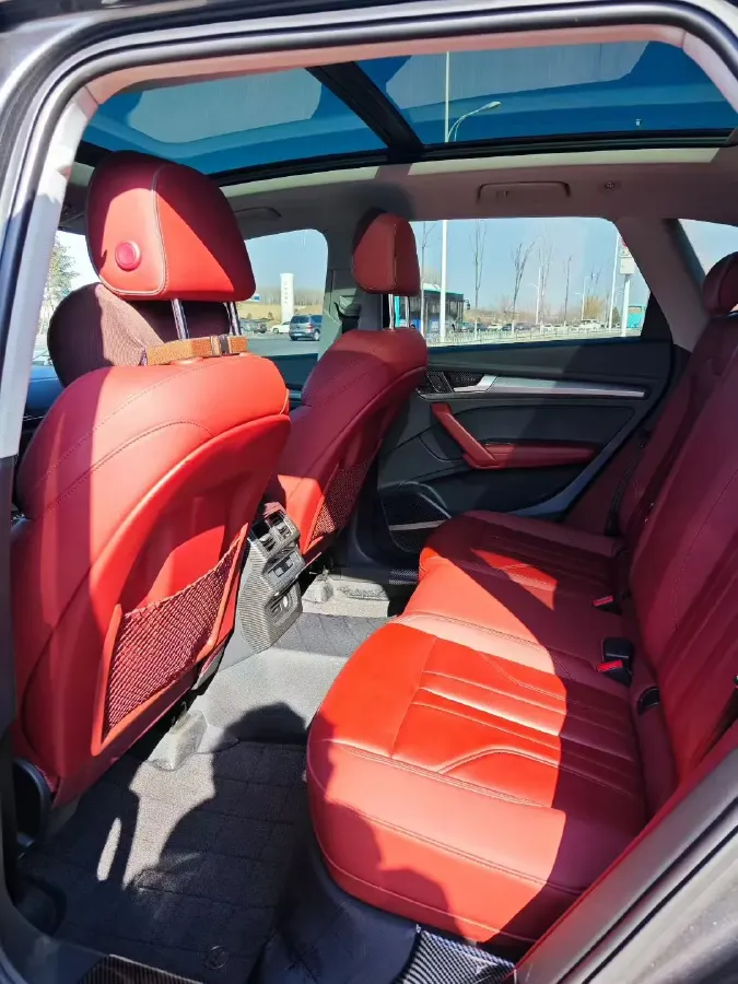 2022 Audi Q5L 2.0T 190HP L4 7DCT,autocango,china used car exporter,china ev exporter,chinese used car exporter,chinese used ev exporter