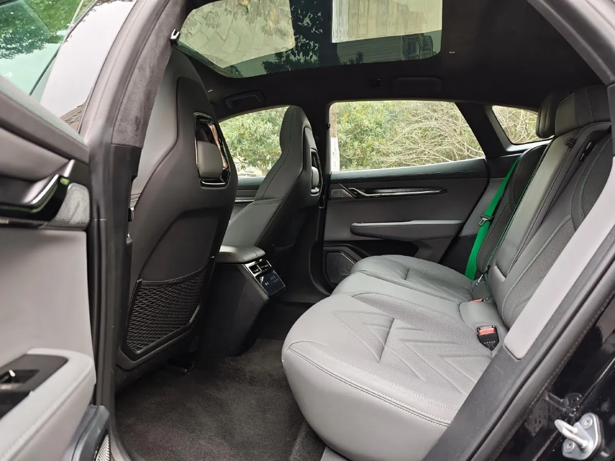 2023 Zeekr 001 BEV 100KWH,autocango,china used car exporter,china ev exporter,chinese used car exporter,chinese used ev exporter