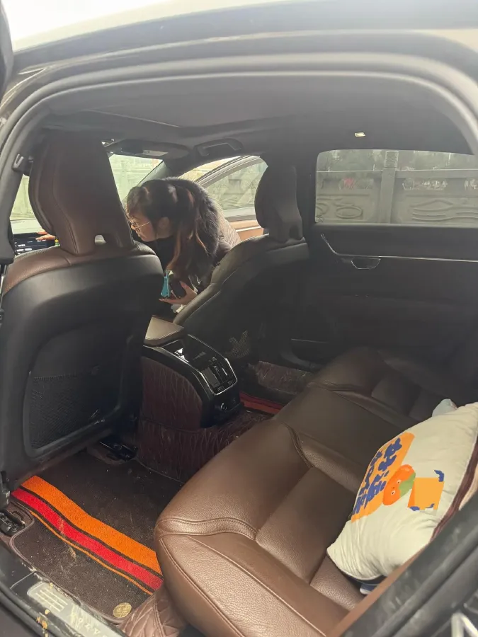 2023 Volvo S90 2.0T 250HP L4 8AT,autocango,china used car exporter,china ev exporter,chinese used car exporter,chinese used ev exporter