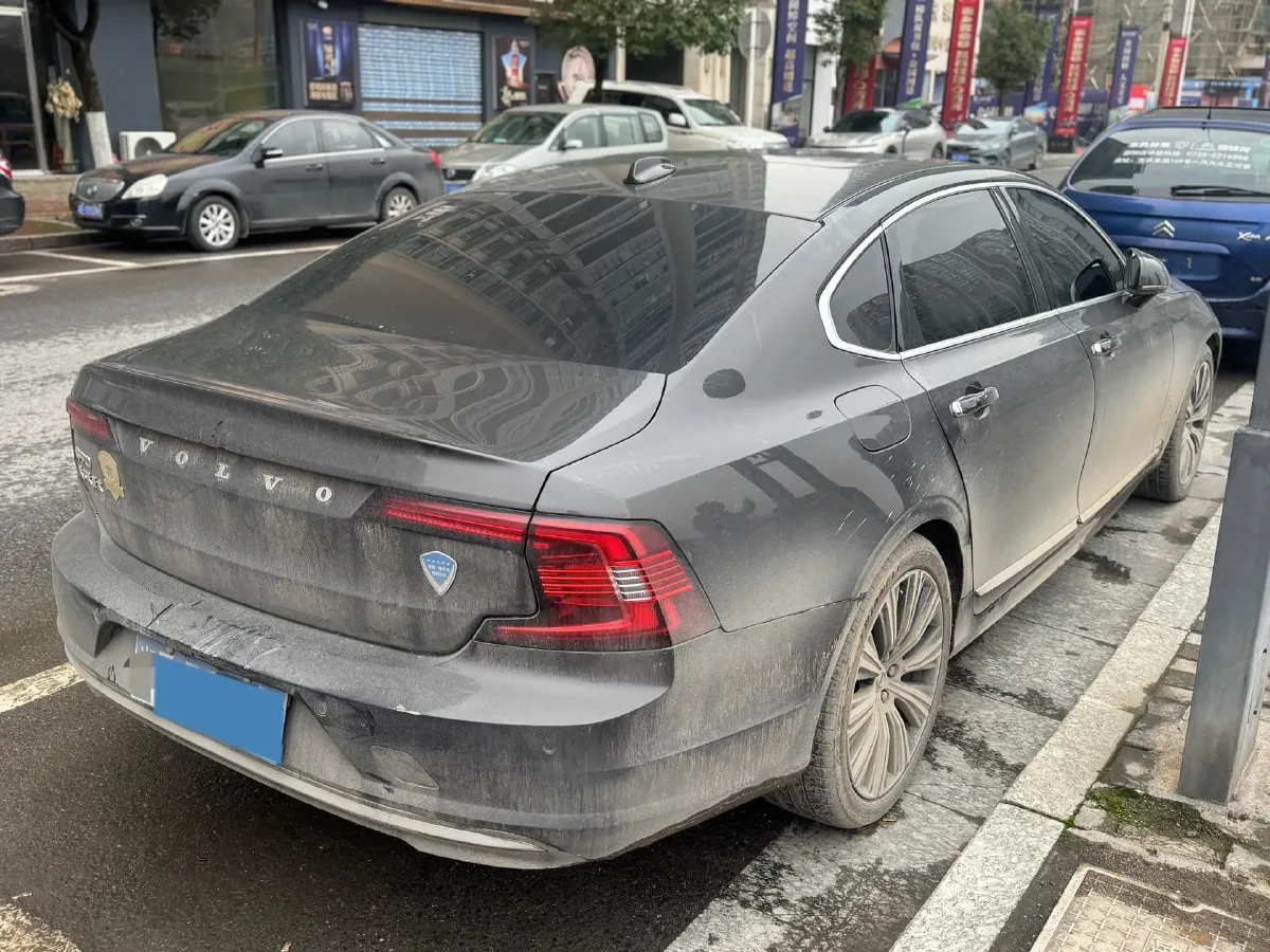 2023 Volvo S90 2.0T 250HP L4 8AT,autocango,china used car exporter,china ev exporter,chinese used car exporter,chinese used ev exporter