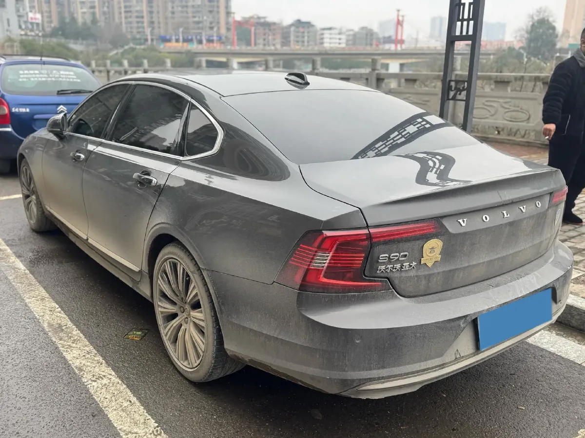 2023 Volvo S90 2.0T 250HP L4 8AT,autocango,china used car exporter,china ev exporter,chinese used car exporter,chinese used ev exporter