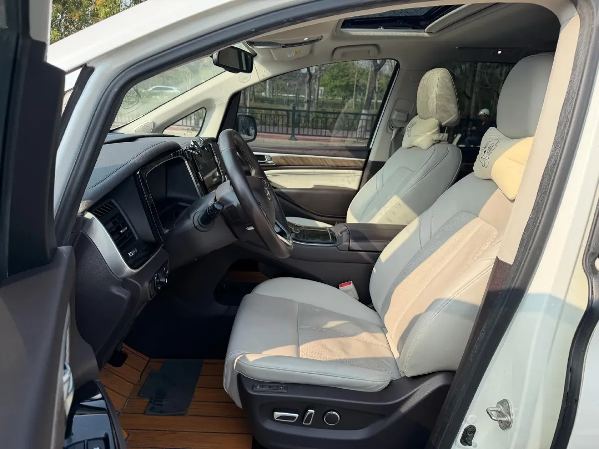 2021 GAC Trumpchi M8 2.0T 252HP L4 8AT,autocango,china used car exporter,china ev exporter,chinese used car exporter,chinese used ev exporter