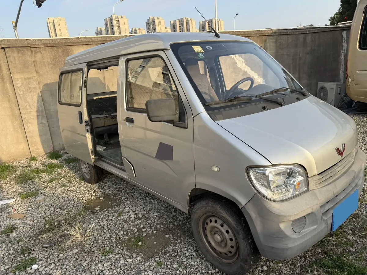 2020 WuLing ZhiGuang 1.2L 76HP L4 5MT,autocango,china used car exporter,china ev exporter,chinese used car exporter,chinese used ev exporter